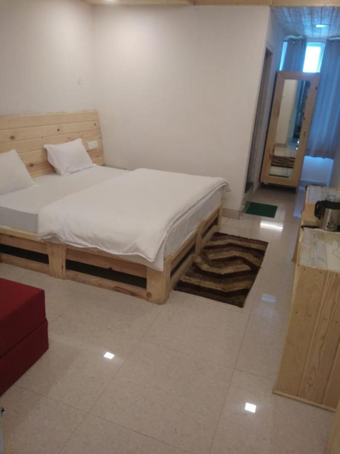 Hotel Charanpaduka Бадринатх Экстерьер фото